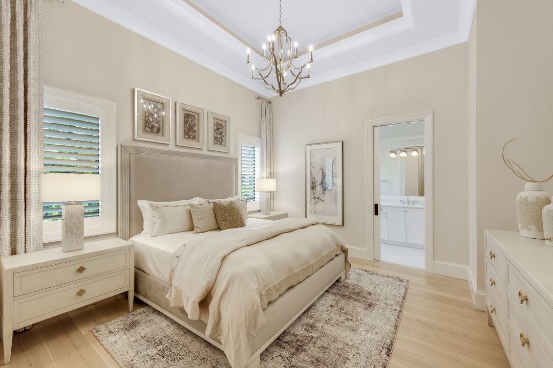 359 Warwick Way, Naples, FL 34110