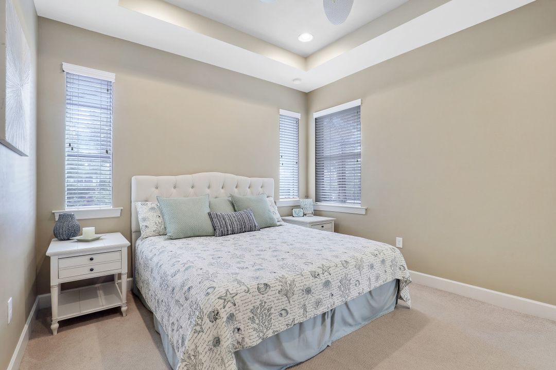 9574 Coquina Cir, Naples, FL 34120