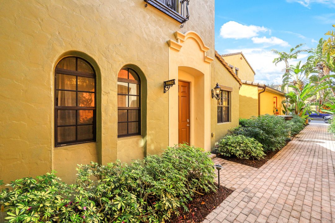 9128 Delano St #89-2, Naples, FL 34113