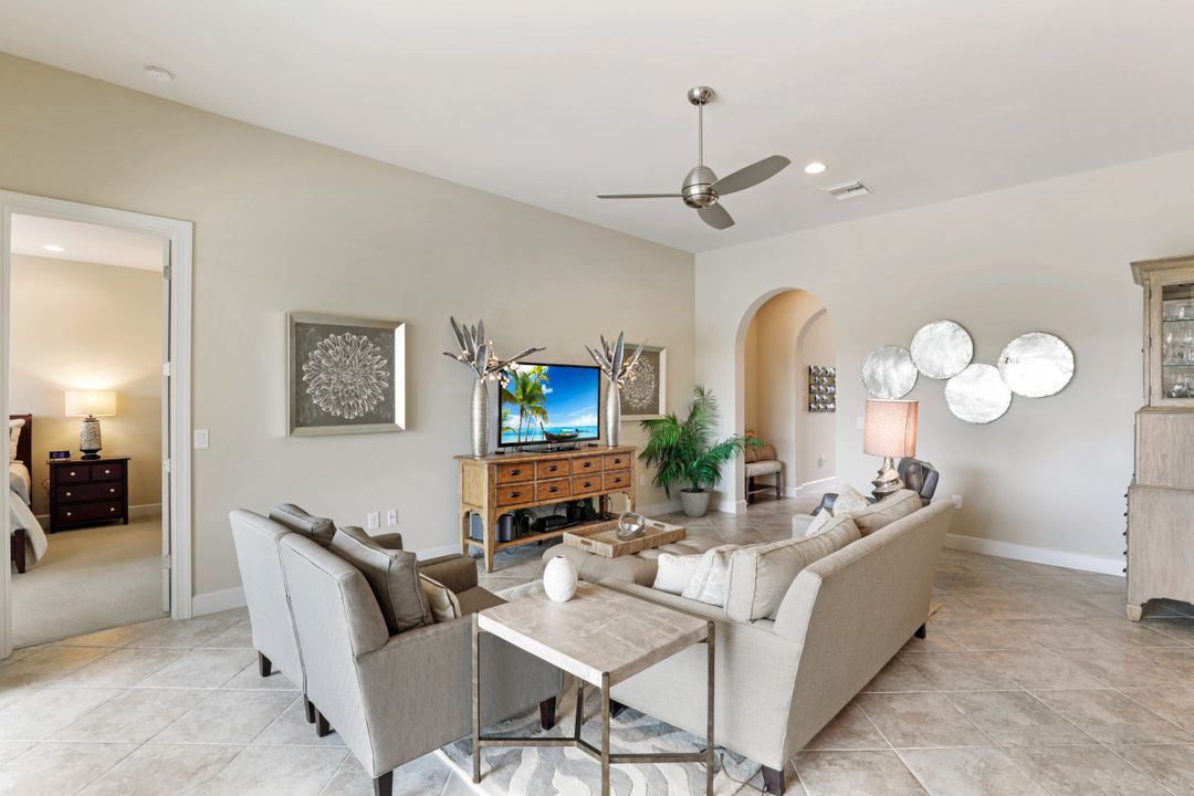 9455 Quarry Dr, Naples, FL 34120