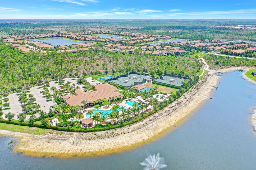 3171 Pacific Dr, Naples, FL 34119