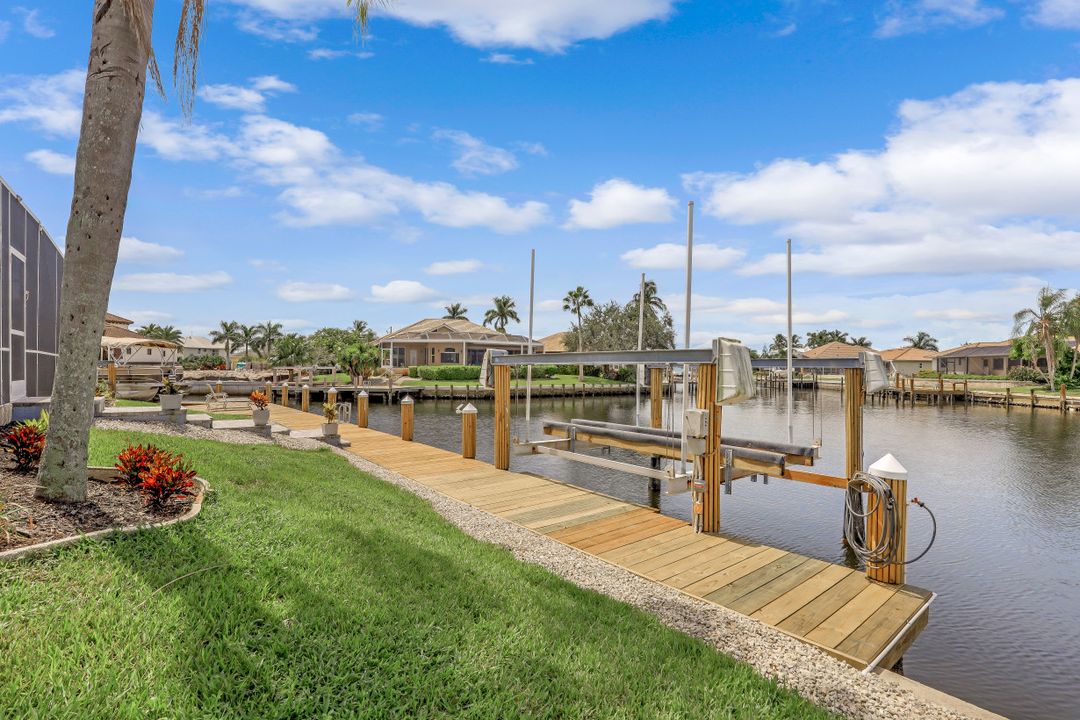278 Seminole Ct, Marco Island, FL 34145