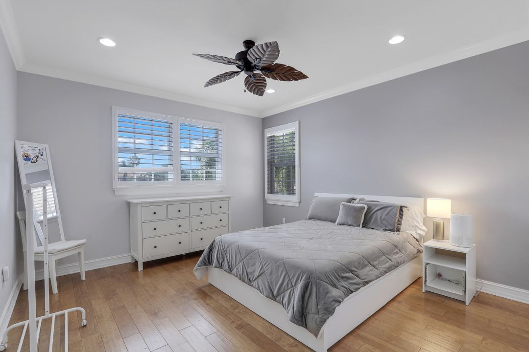 5119 Post Oak Ln, Naples, FL 34105