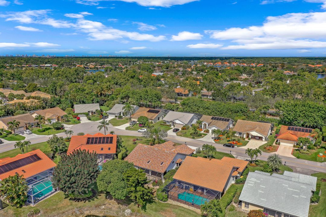 158 St James Way, Naples, FL 34104