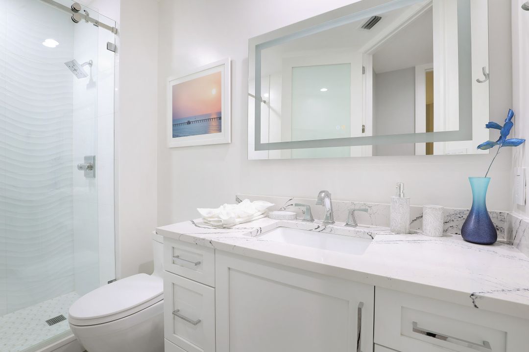 400 Flagship Dr #802, Naples, FL 34108