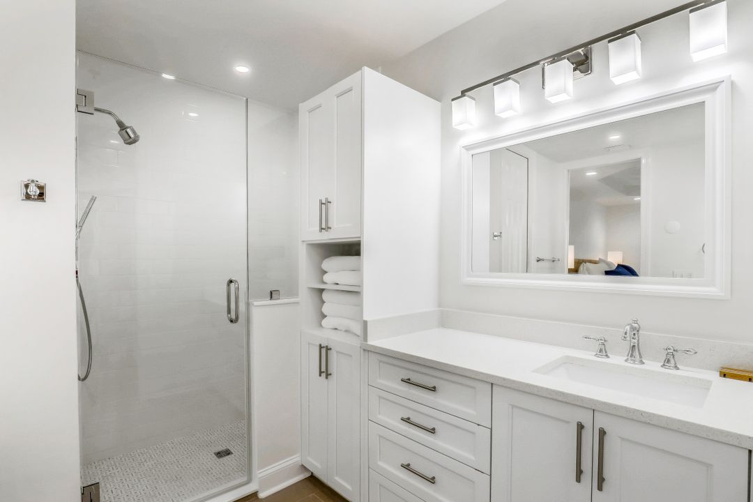 1010 5th St S #401, Naples, FL 34102