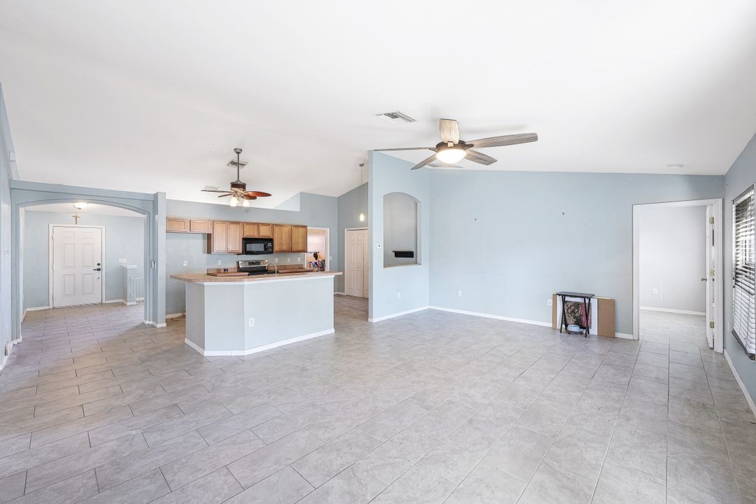 15736 Sunny Crest Ln, Fort Myers, FL 33905