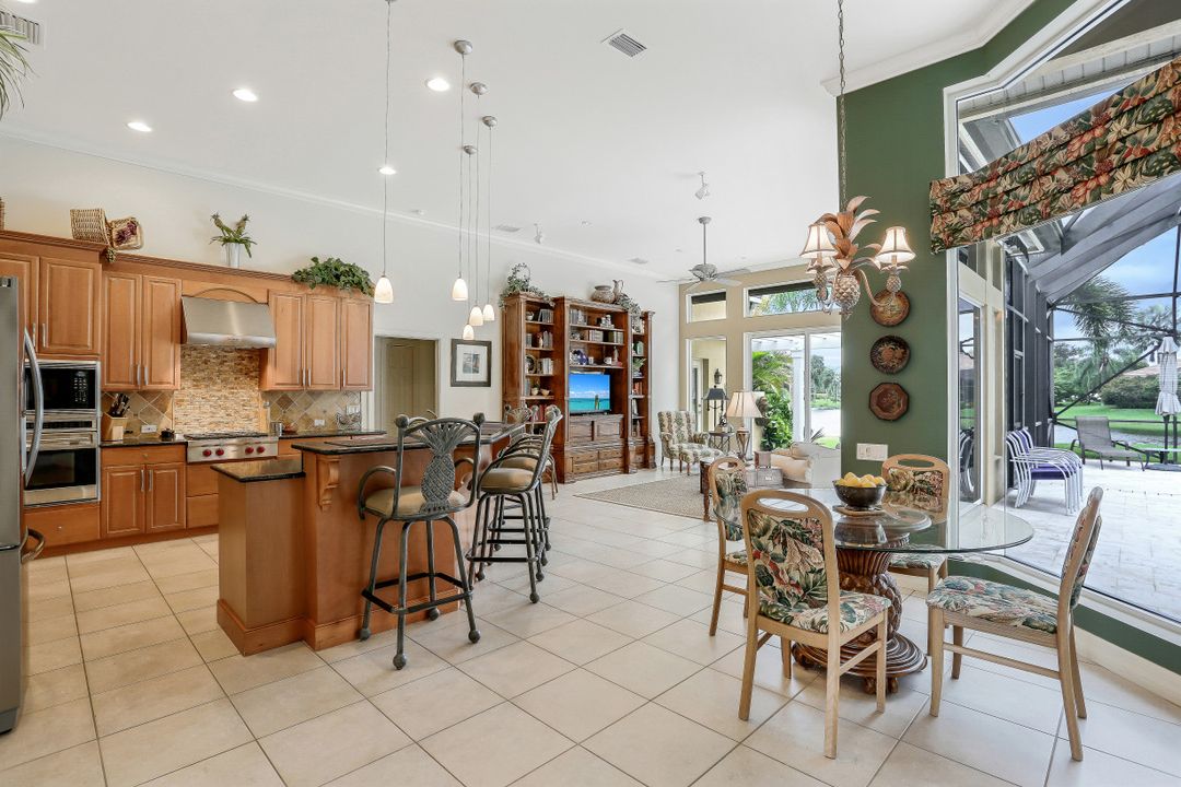 581 Wedgewood Way, Naples, FL 34119