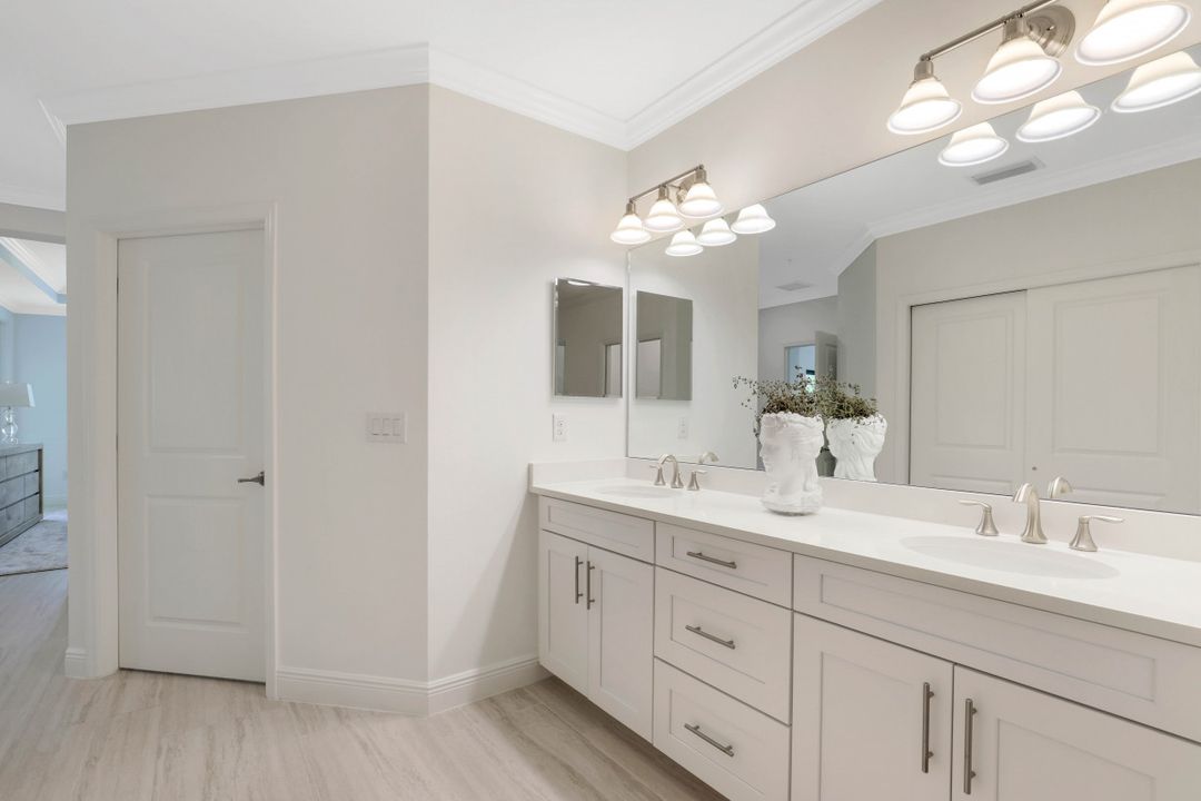 16352 Viansa Way #101, Naples, FL 34110