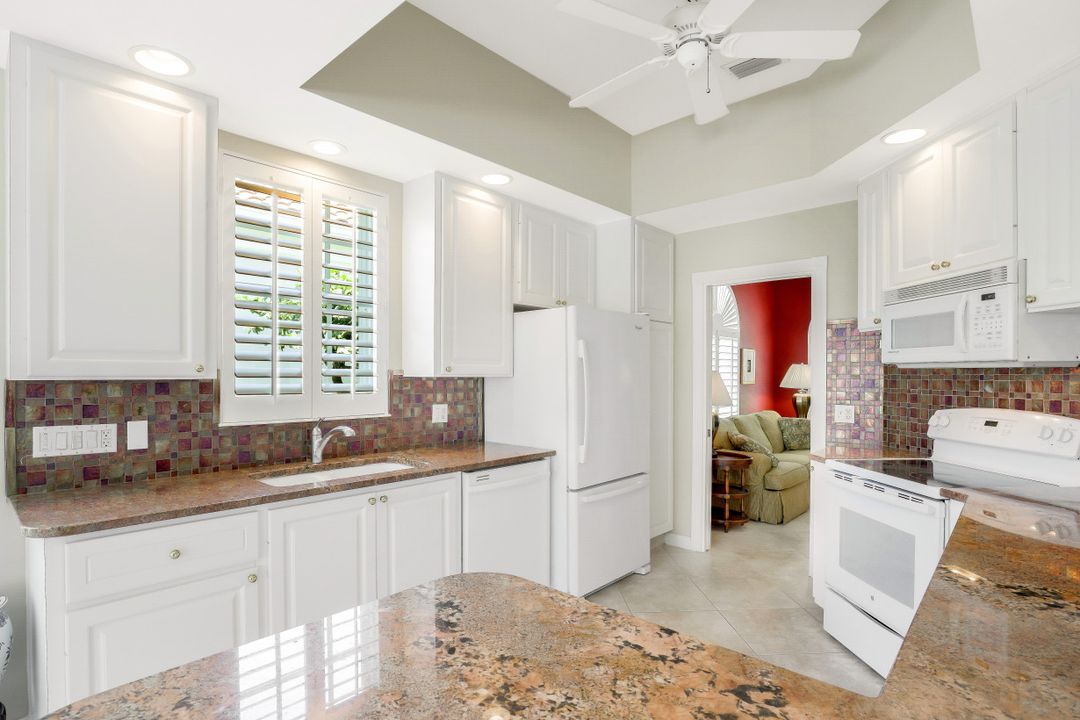 5272 Hawkesbury Way, Naples, FL 34119