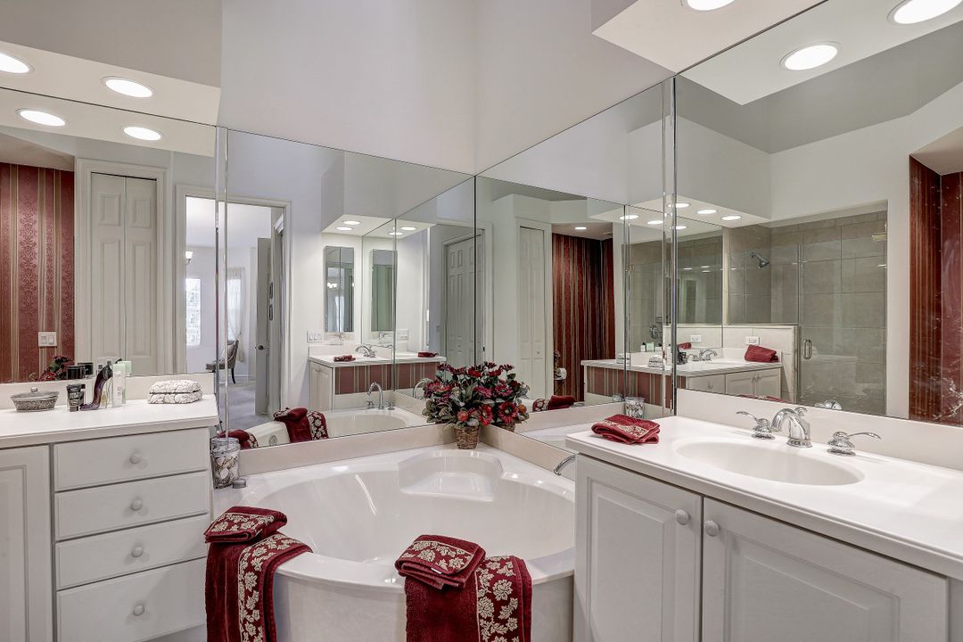 7838 Hawthorne Dr #1803, Naples, FL 34113