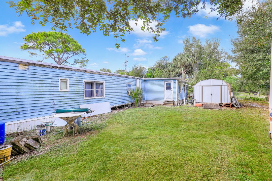 7905 Marx Dr, North Fort Myers, FL 33917