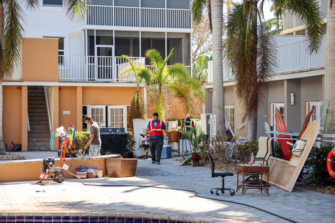 400 Flagship Dr, Naples, FL 34108