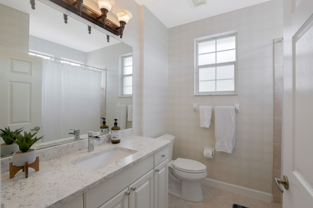 3062 Driftwood Way #4302, Naples, FL 34109