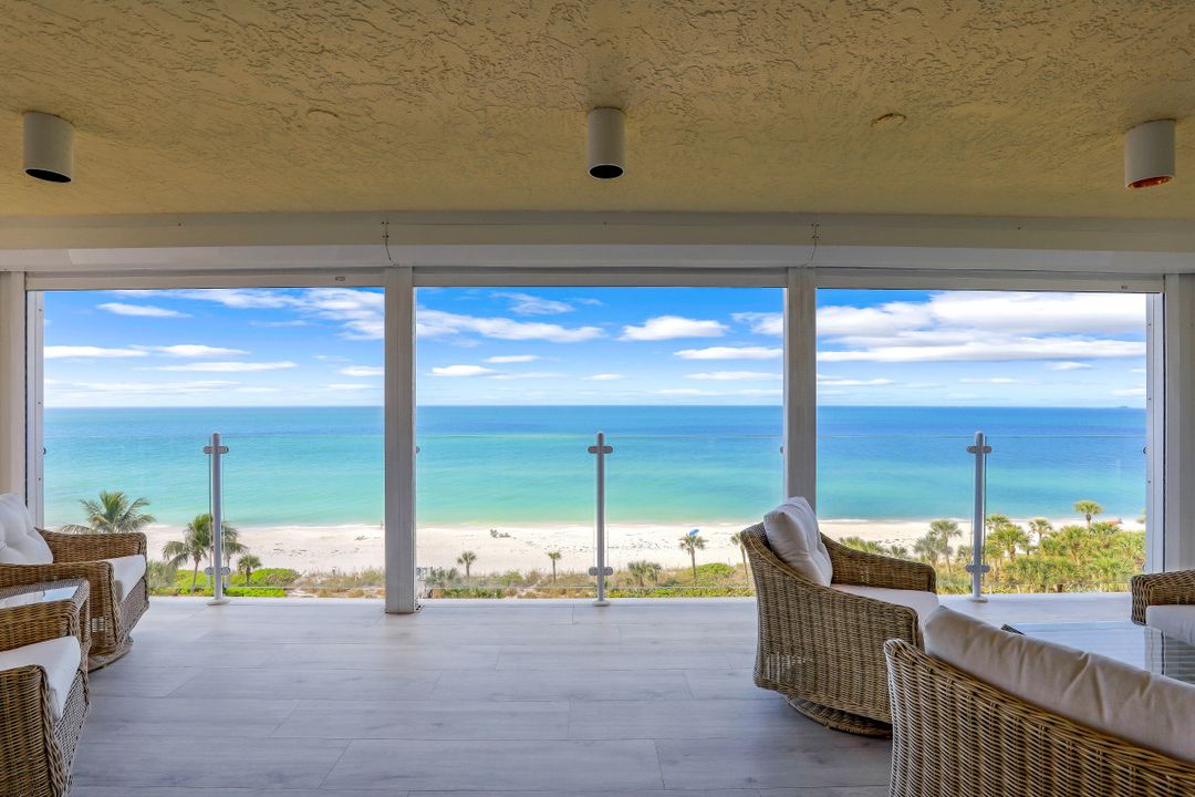 20 Seagate Dr #702, Naples, FL 34103