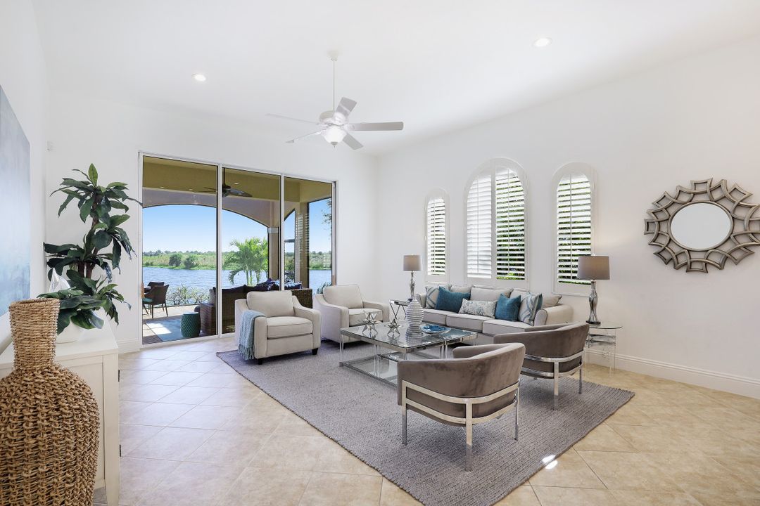 8516 Bellagio Dr, Naples, FL 34114