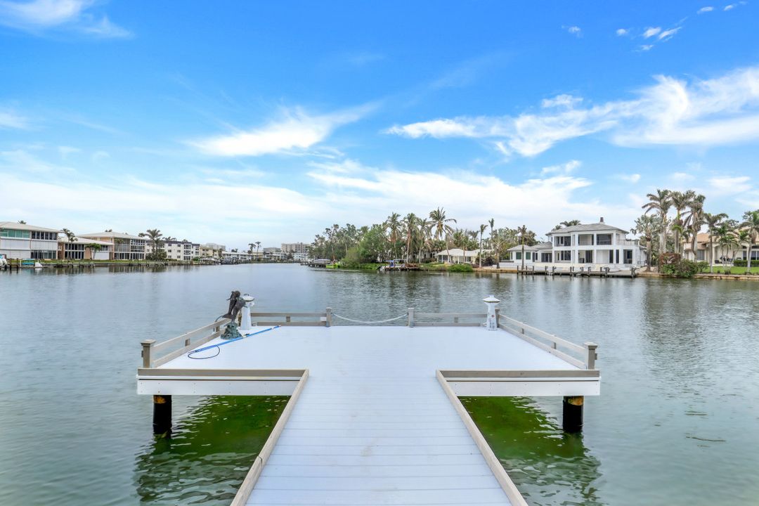 1839 Hurricane Harbor Ln, Naples, FL 34102