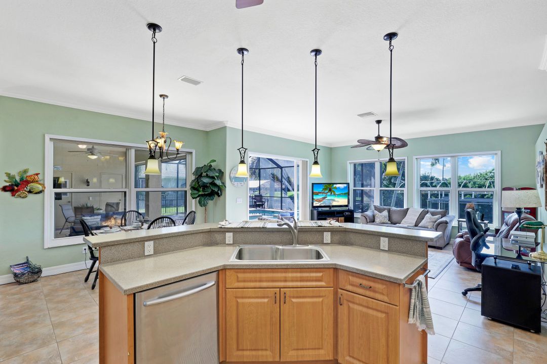 1306 SW 47th St, Cape Coral, FL 33914