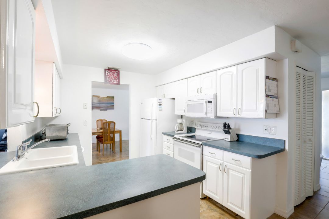 1936 Palaco Grande Pkwy, Cape Coral, FL 33904