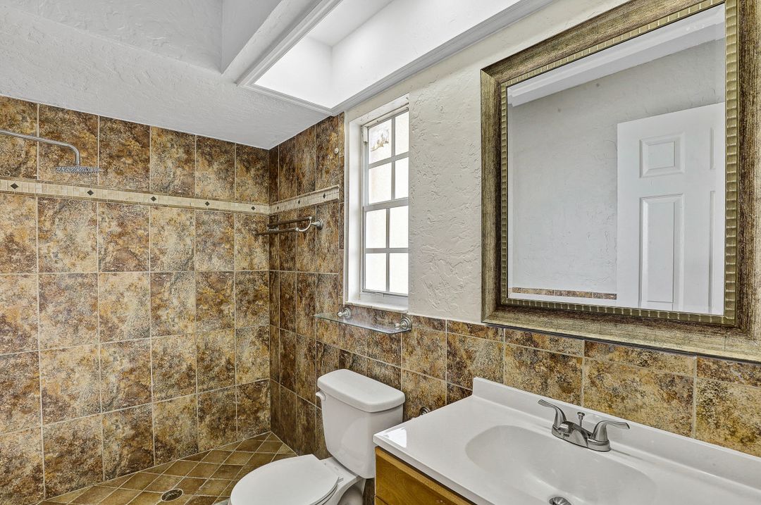 611 NW 20th St, Cape Coral, FL 33909