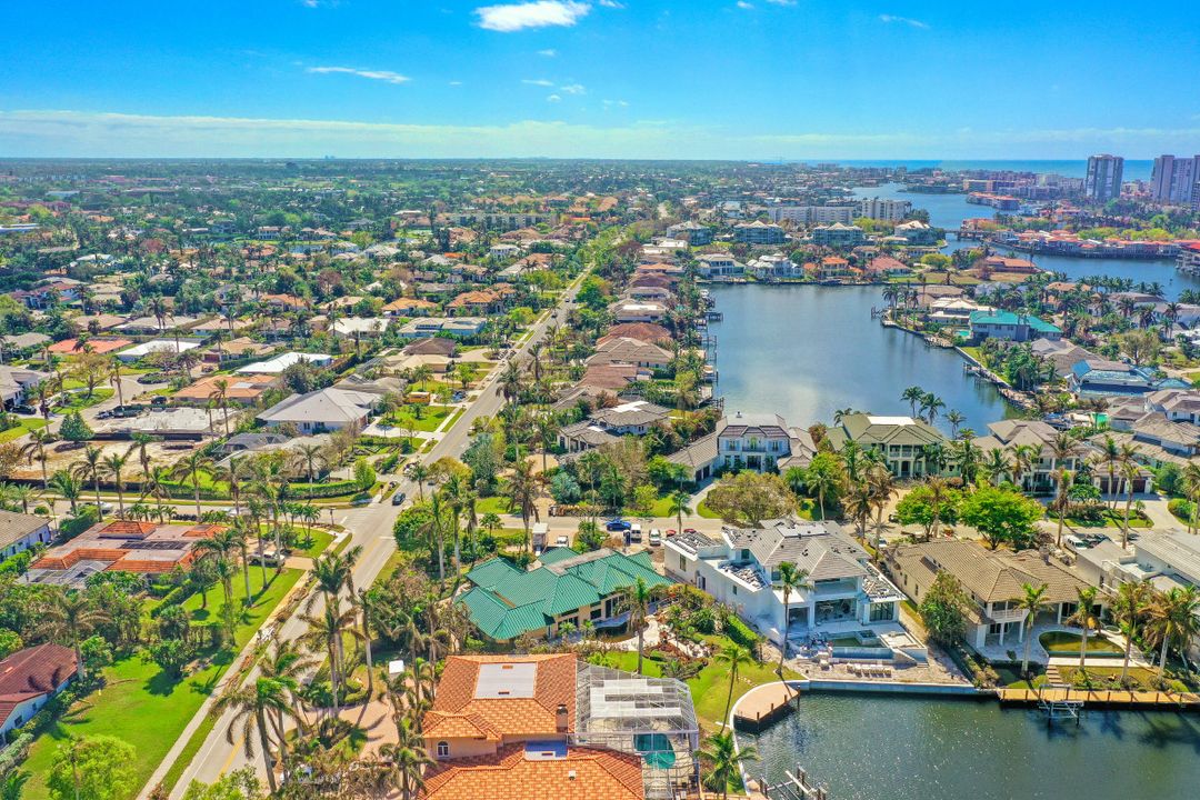 405 Neapolitan Way, Naples, FL 34103