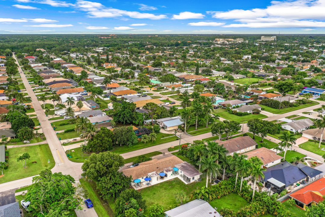 10095 7th St N #2, Naples, FL 34108