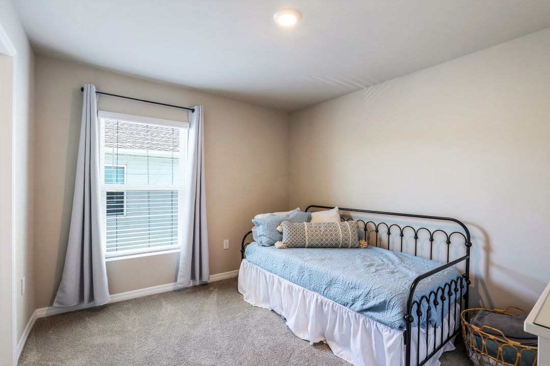 15365 Wildflower Cir, Naples, FL 34119