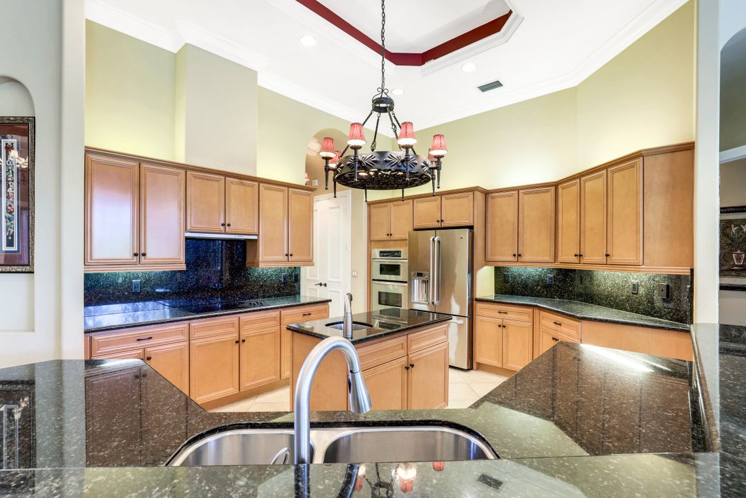 9772 Treasure Cay Ln, Bonita Springs, FL 34135