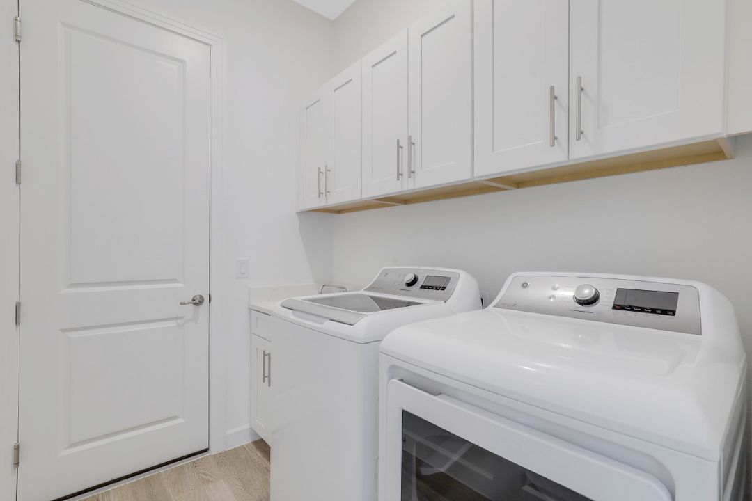 3139 Heather Glen Ct, Naples, FL 34114