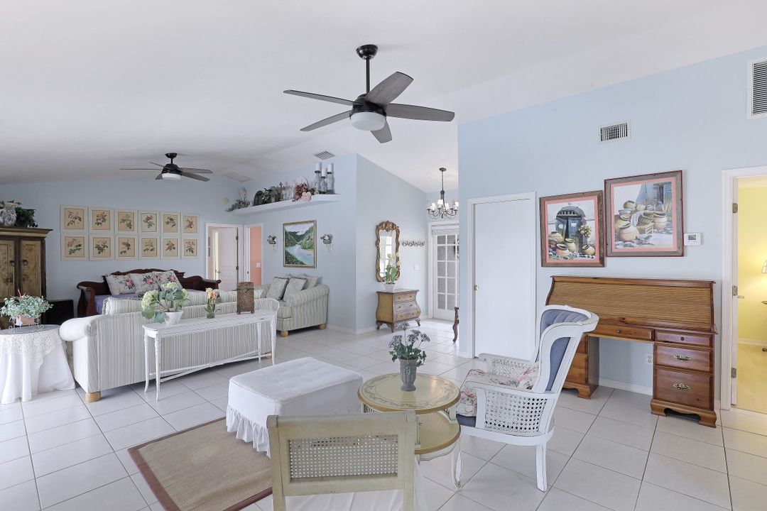 3870 SE 13th Pl, Cape Coral, FL 33904