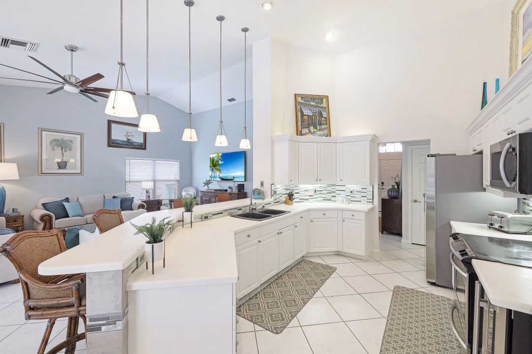 6485 Autumn Woods Blvd, Naples, FL 34109