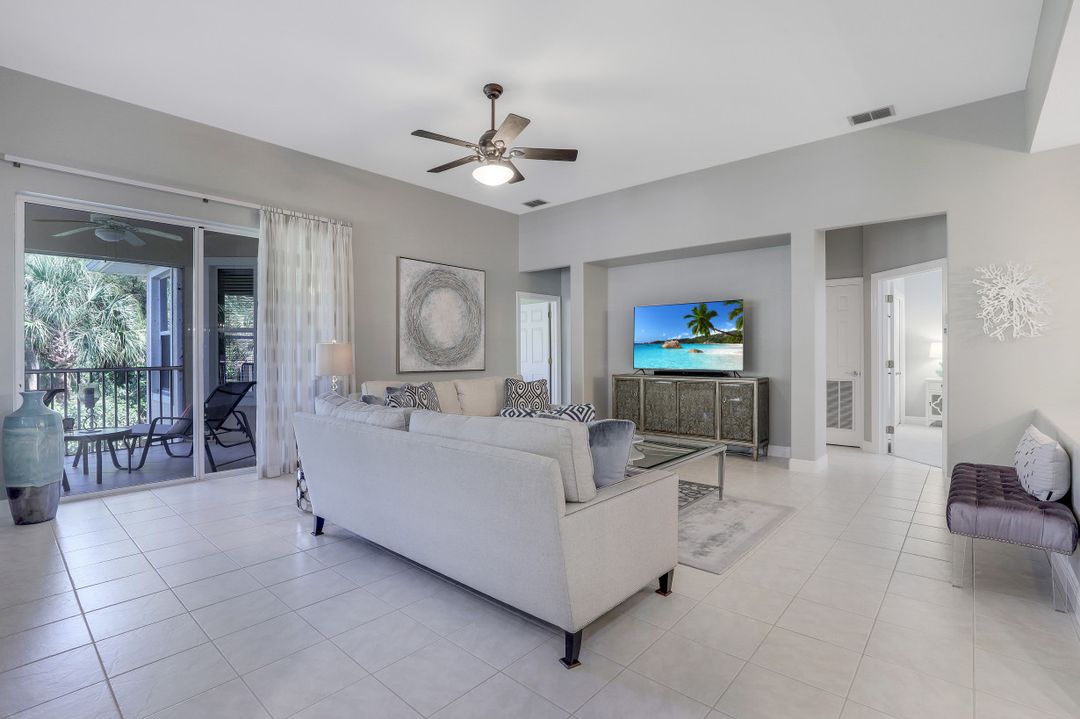 4810 Shinnecock Hills Ct, Naples, FL 34112