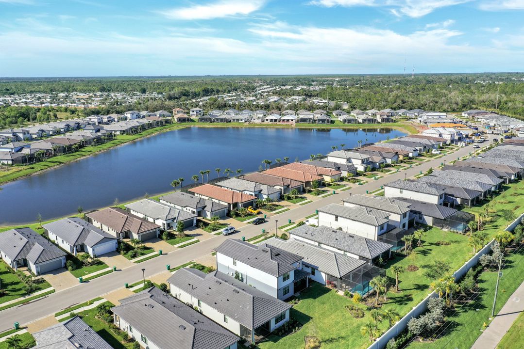 2236 Yellowfin Cir, Naples, FL 34114