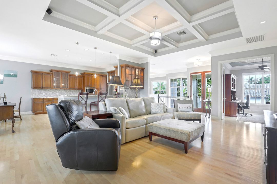 27070 Driftwood Dr, Bonita Springs, FL 34135
