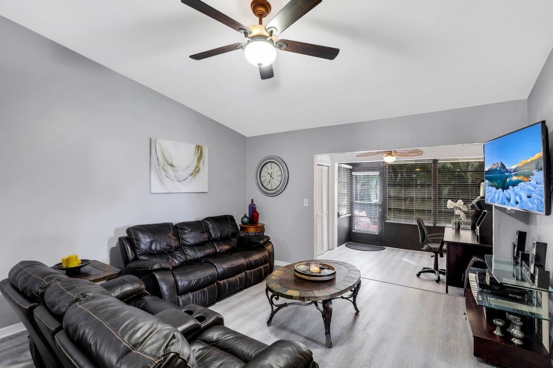 2091 Pine Isle Ln, Naples, FL 34112