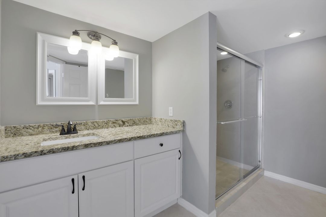 9605 Crescent Garden Dr, Naples, FL 34109