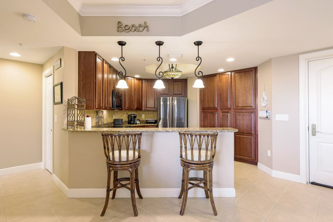 5781 Cape Harbour Dr #910, Cape Coral, FL 33914