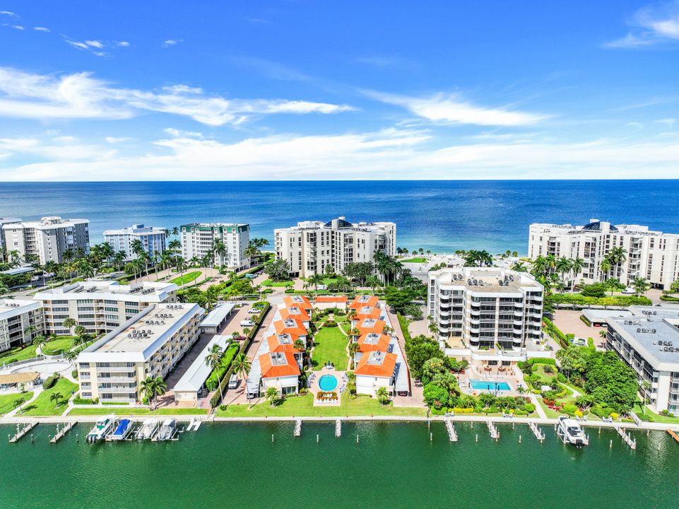 3070 Gulf Shore Blvd N #209, Naples, FL 34103