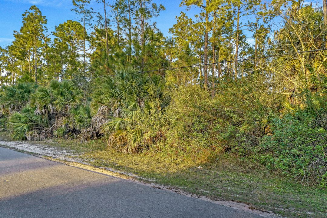 1970 17th St SW, Naples, FL 34117