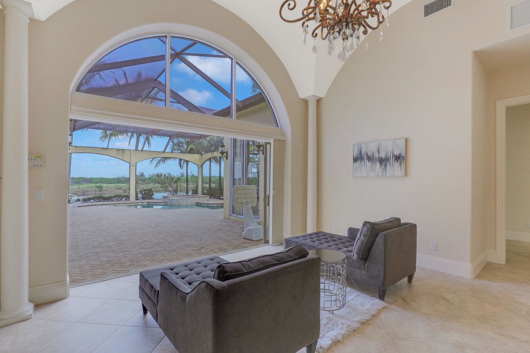 8560 Bellagio Dr, Naples, FL 34114