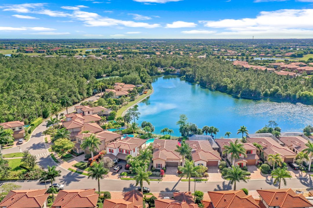 7919 Cordoba Pl, Naples, FL 34113