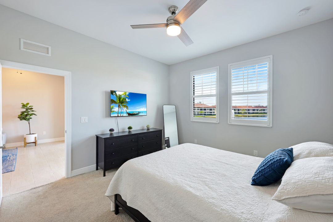 15130 Palmer Lake Cir #203, Naples, FL 34109