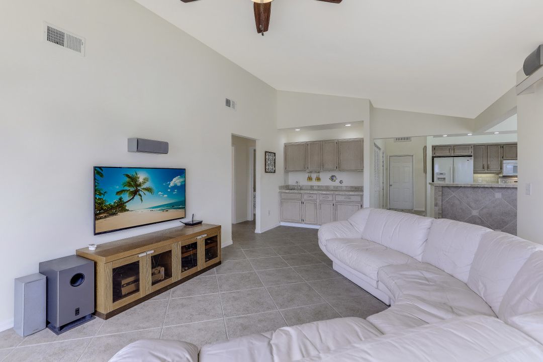 370 Capistrano Ct, Marco Island, FL 34145