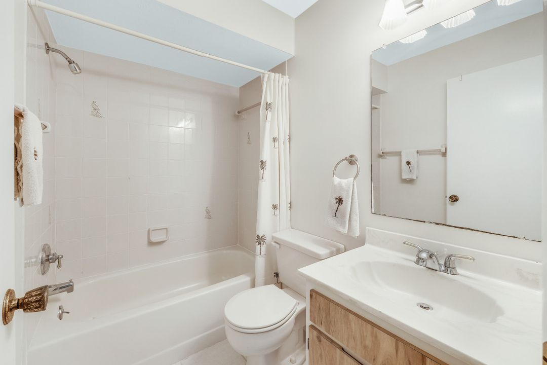 5026 SW Courtyards Way  #16, Cape Coral, FL 33914