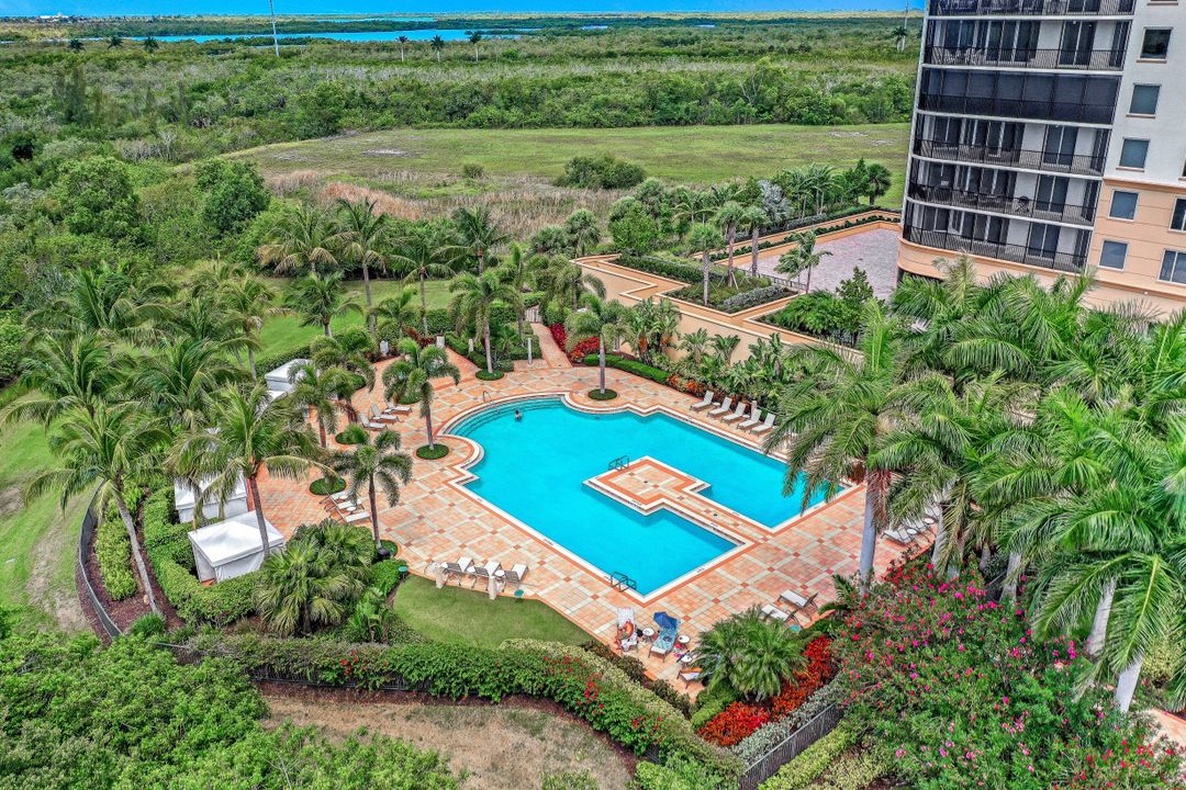 1050 Borghese Ln #804, Naples, FL 34114