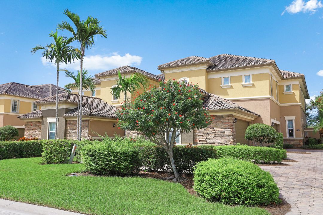 9525 Ironstone Terrace #102, Naples, FL 34120