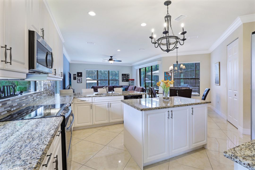 3342 Pacific Dr, Naples, FL 34119