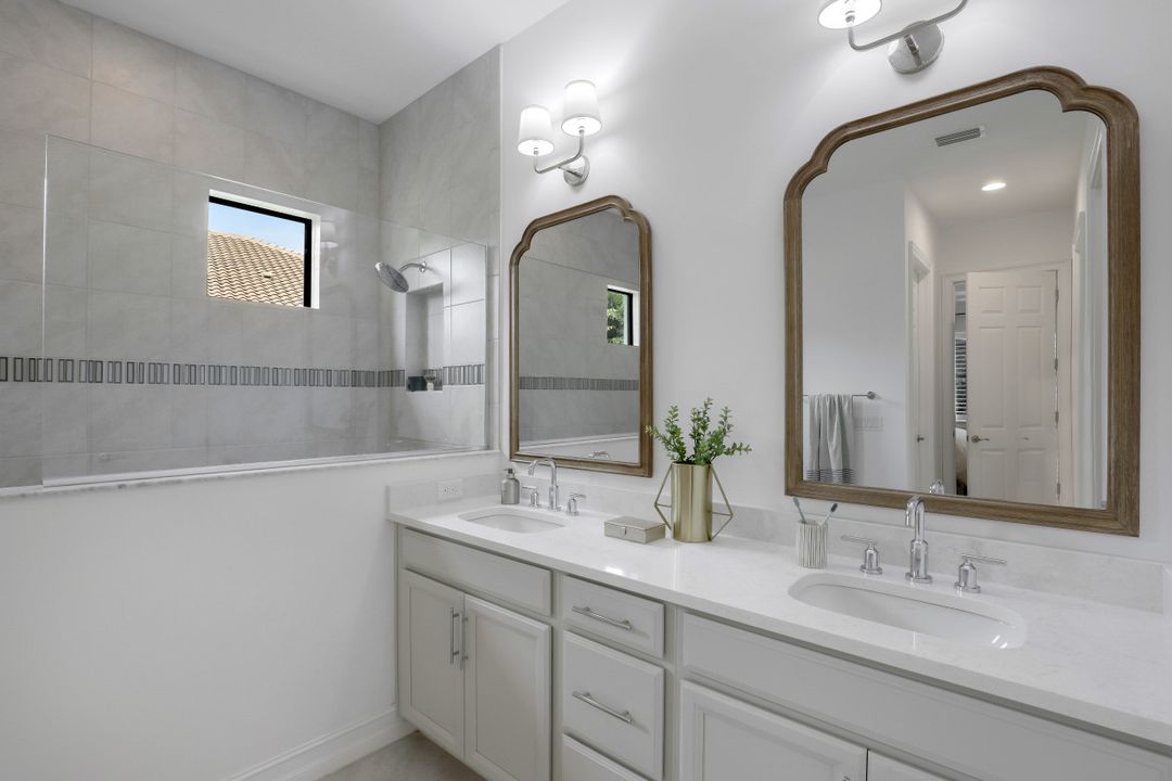 1431 Mockingbird Dr, Naples, FL 34120