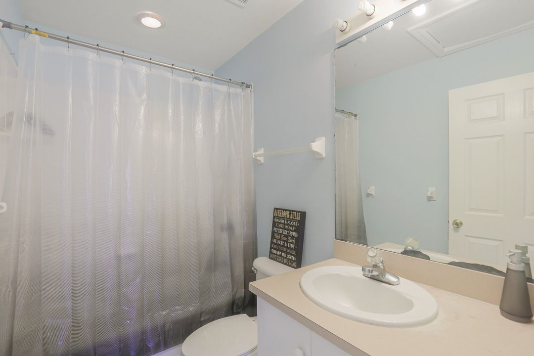 5250 Texas Ave, Naples, FL 34113