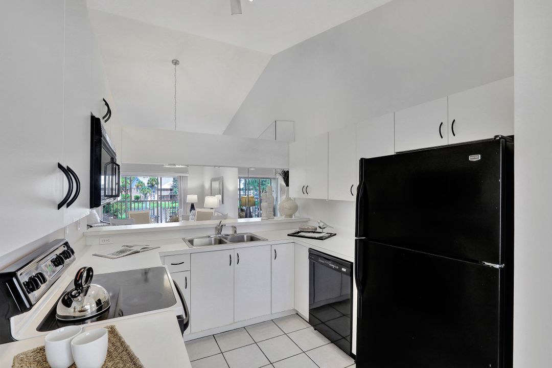 102 Pebble Shores Dr #3-201, Naples, FL 34110